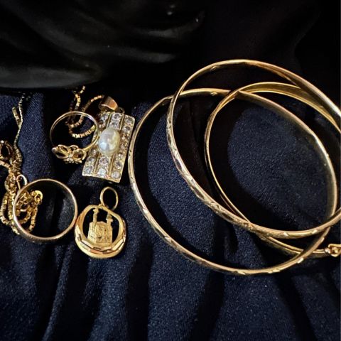 beda kadar emas tua dan emas muda